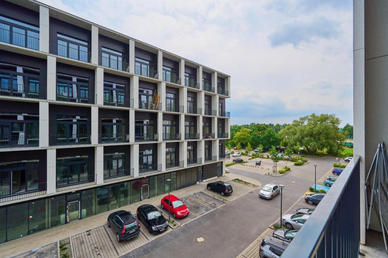 Mezzanine Studio Apartments Zarembowicza Wroclaw Airport By Renters Extérieur photo