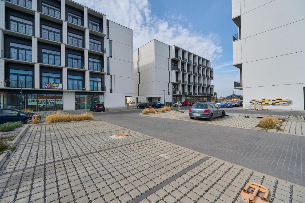 Mezzanine Studio Apartments Zarembowicza Wroclaw Airport By Renters Extérieur photo