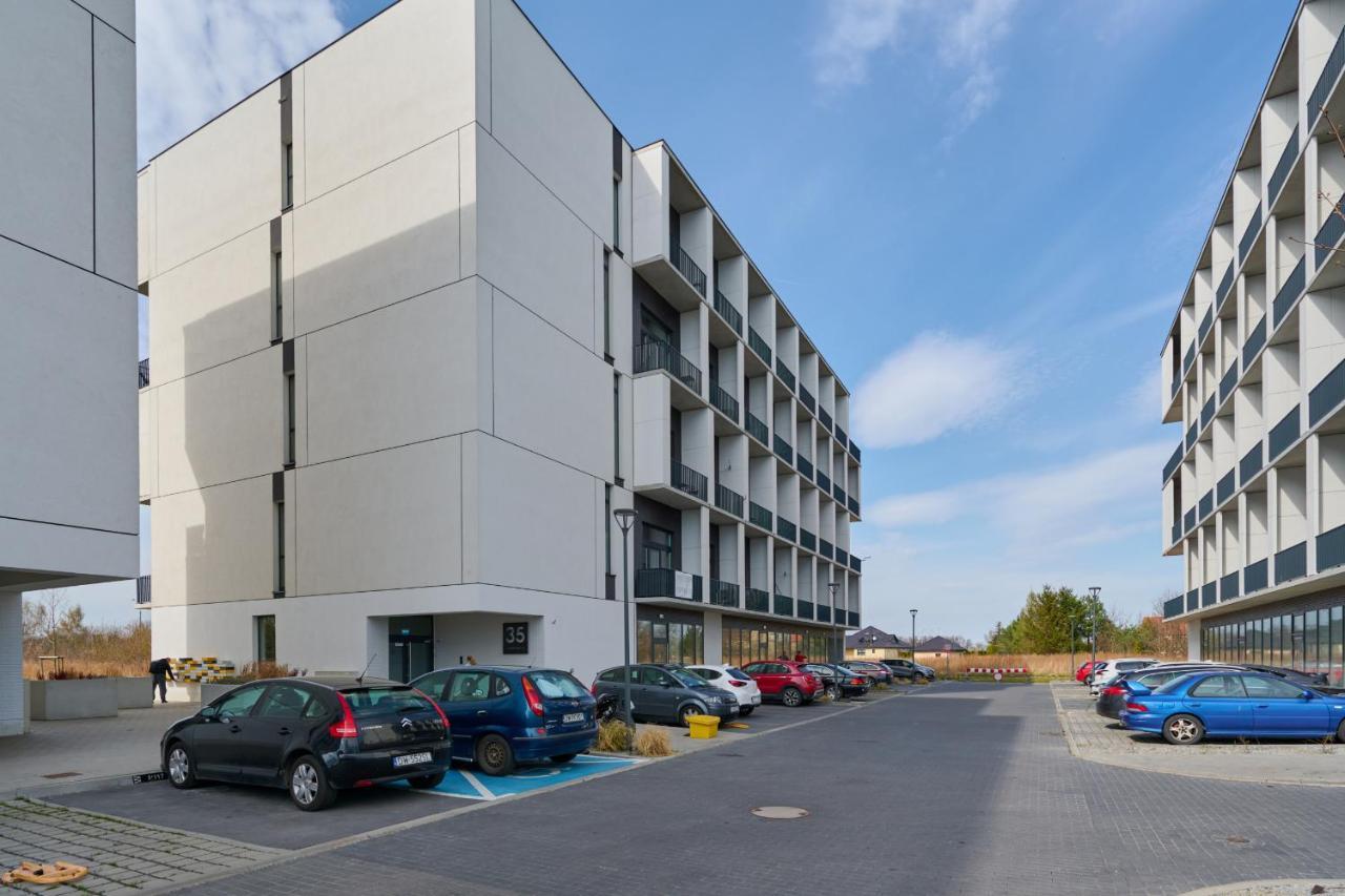Mezzanine Studio Apartments Zarembowicza Wroclaw Airport By Renters Extérieur photo