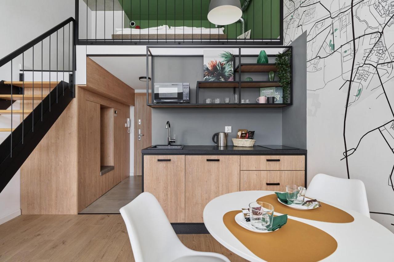 Mezzanine Studio Apartments Zarembowicza Wroclaw Airport By Renters Extérieur photo