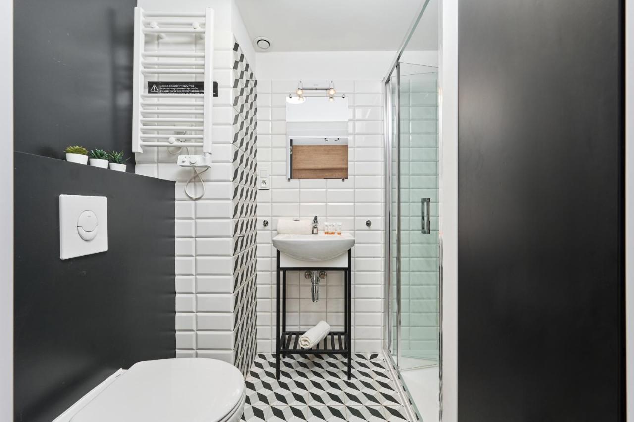 Mezzanine Studio Apartments Zarembowicza Wroclaw Airport By Renters Extérieur photo