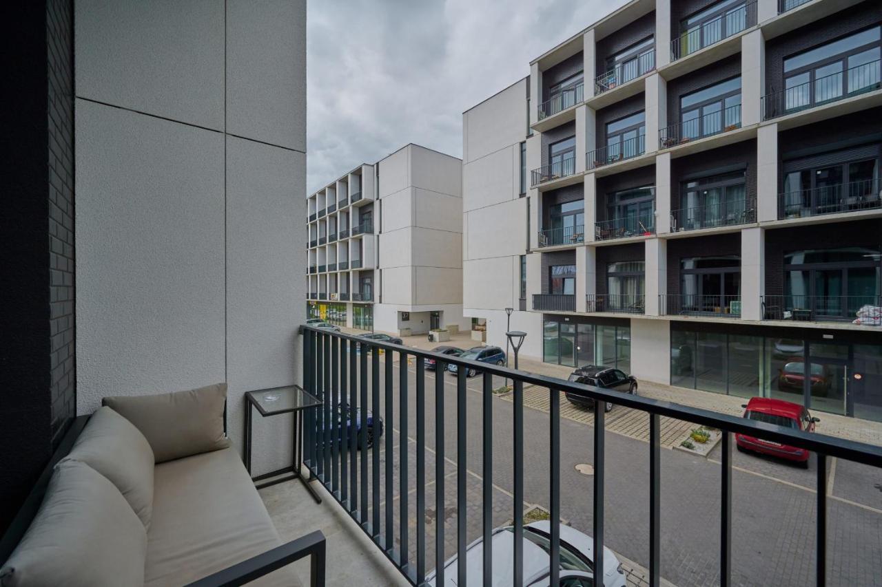 Mezzanine Studio Apartments Zarembowicza Wroclaw Airport By Renters Extérieur photo