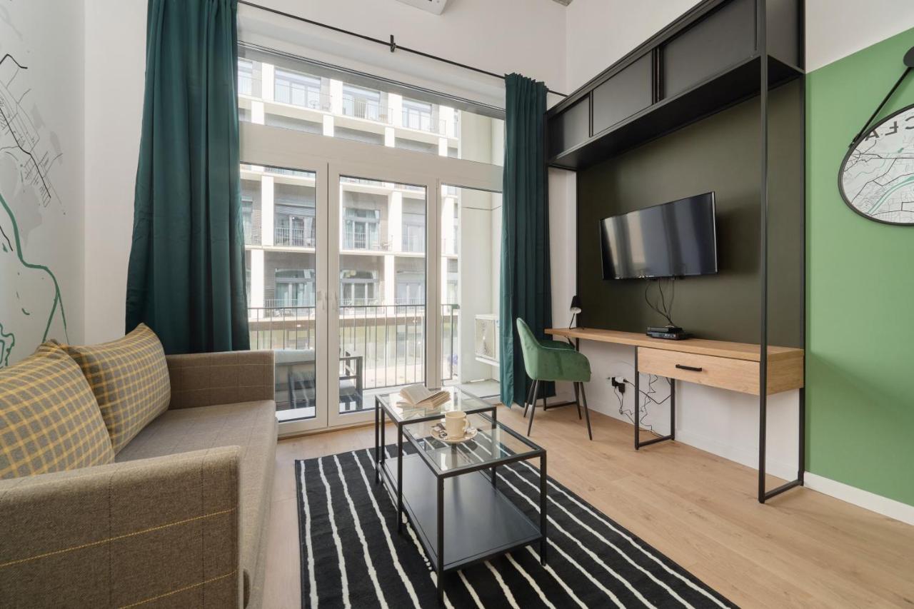 Mezzanine Studio Apartments Zarembowicza Wroclaw Airport By Renters Extérieur photo